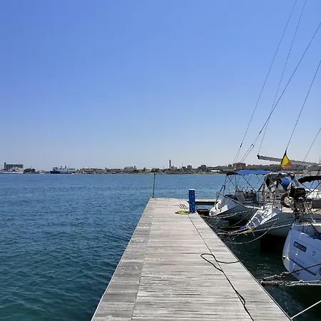 Hotel en barco Boat, Sleep & Tour Ehoa Bari